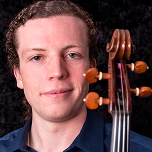 photo of violist Nicholas Lindell